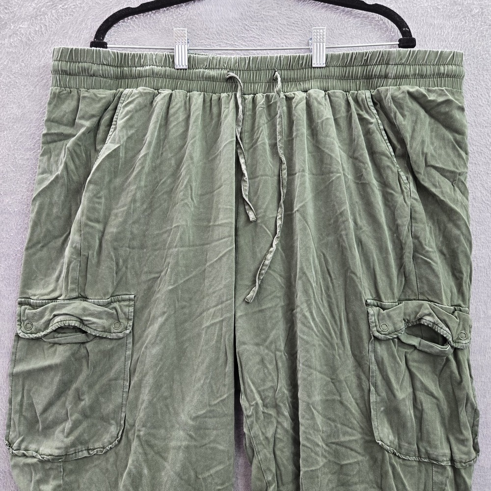 Torrid Women Pants 3 Green Cargo Jogger Button 25" Inseam Rayon Spandex - Picture 3 of 10